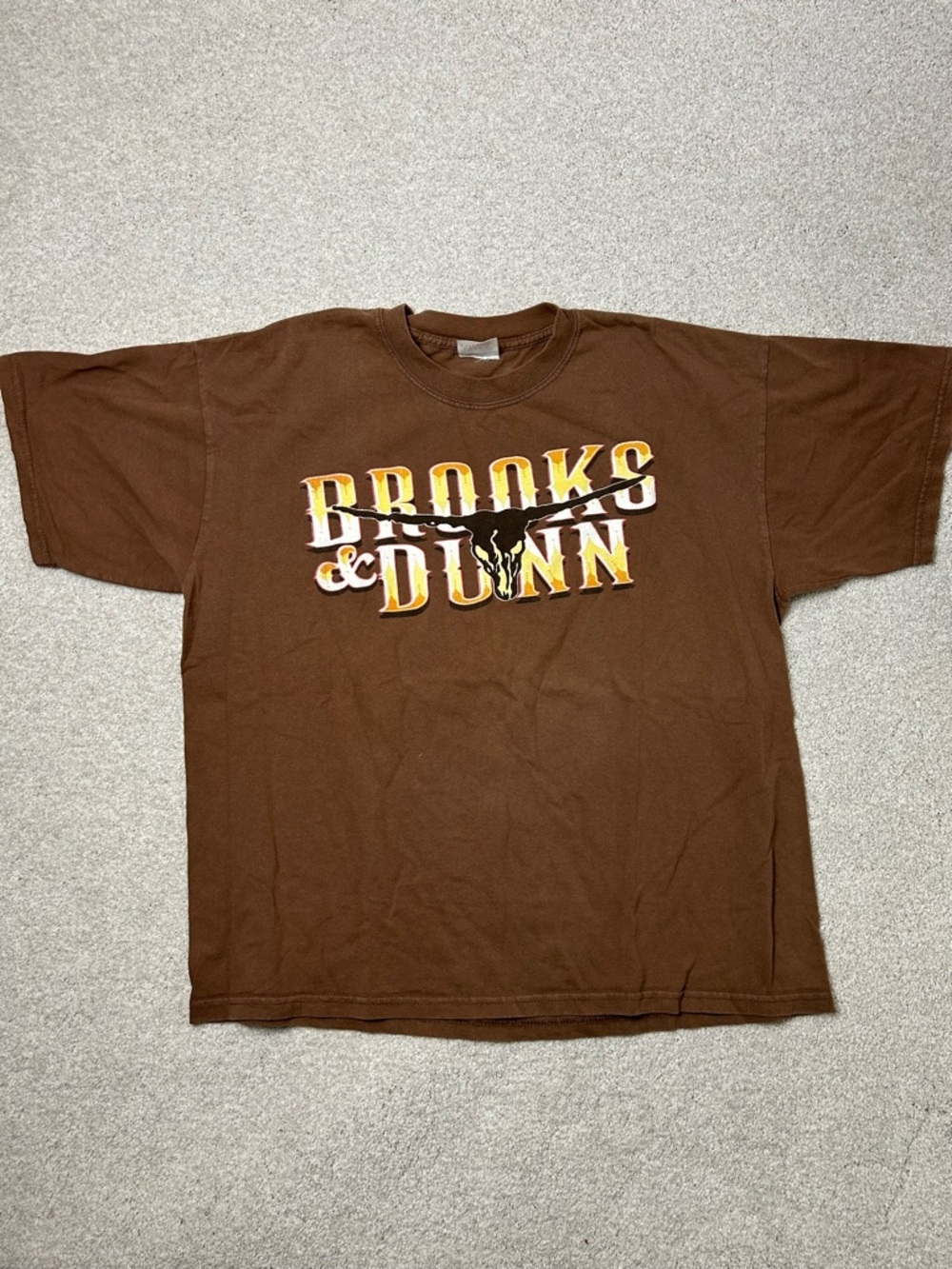 Vintage Brooks & Dunn Country Music Graphic Tee in Brown - Picture 2 of 6